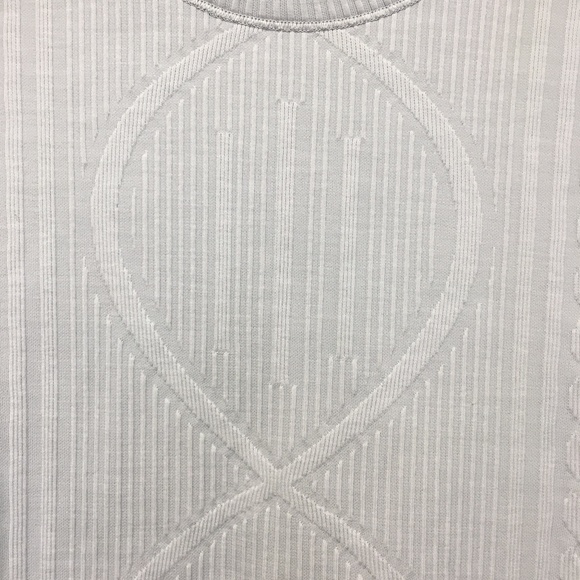 Lululemon Rest Less Pullover LS Top Silver Spoon Light Gray EUC - Picture 8 of 15